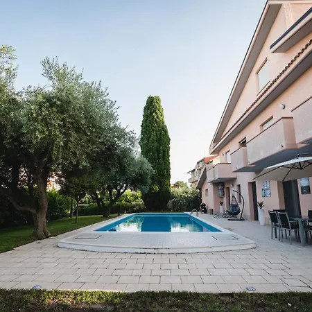 Relais Tra Gli Ulivi بيت للعطل أورتونا